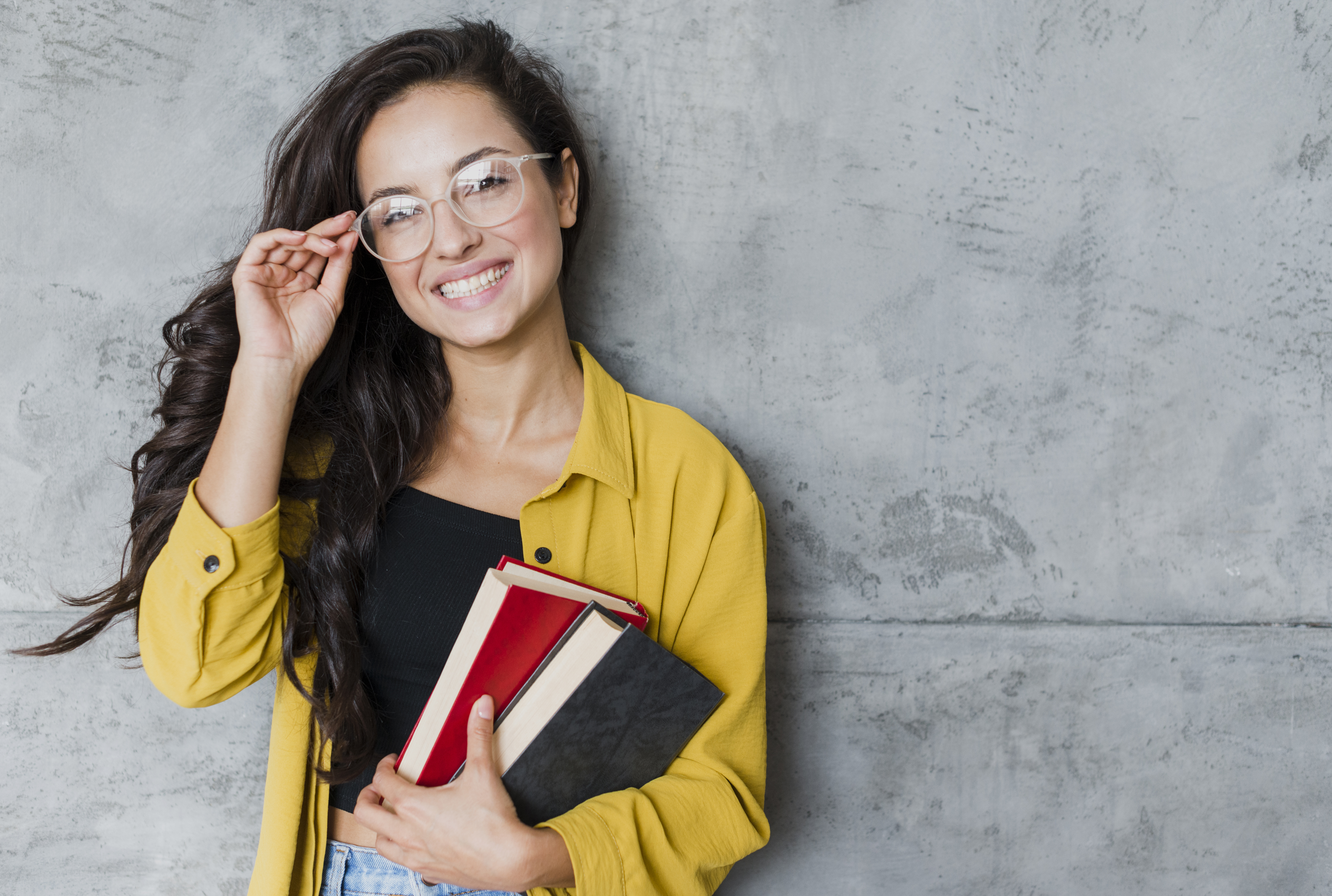 Современная знать. Женское Медиа. Виктория Ливенская. Girl with Glasses and book 74.